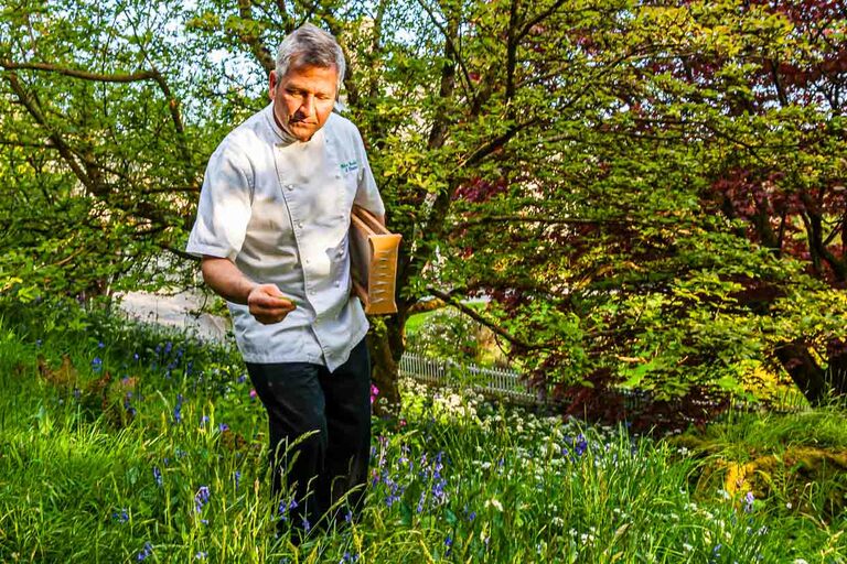 El chef José Graziosi es italiano y lleva la pasta prácticamente en la sangre. Desde su aprendizaje, le acompaña un utensilio de cocina muy especial / © Foto: Georg Berg
