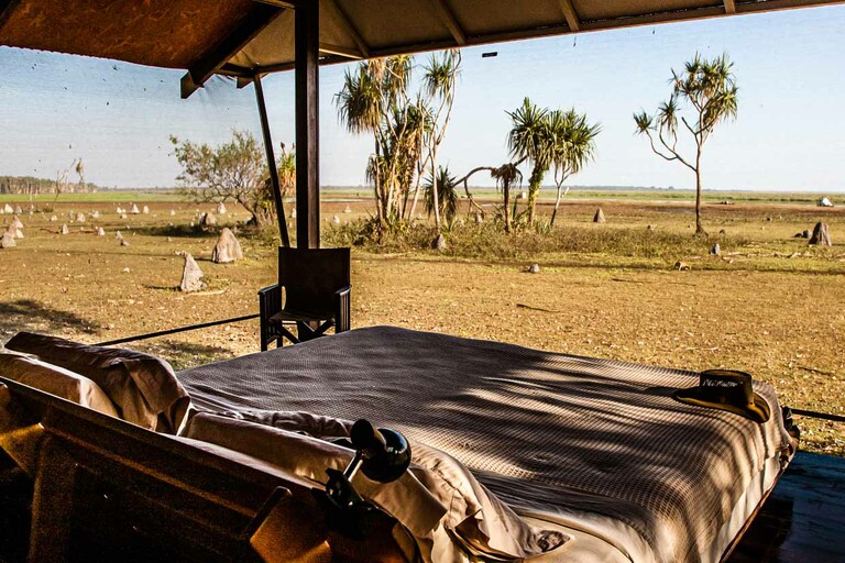 Vista panorámica sin obstáculos desde el dormitorio. El mobiliario no puede ser más práctico / © Foto: Georg Berg