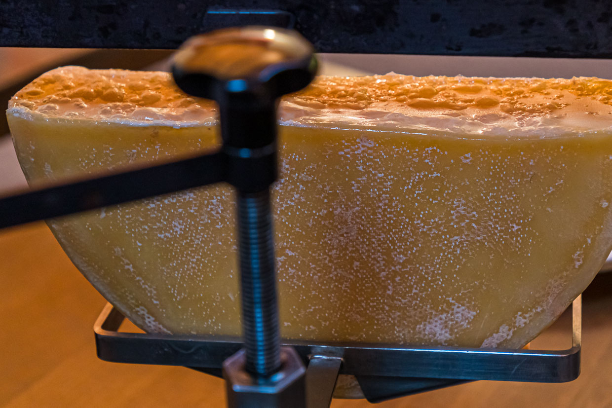 Mitad de queso raclette / © Foto: Georg Berg