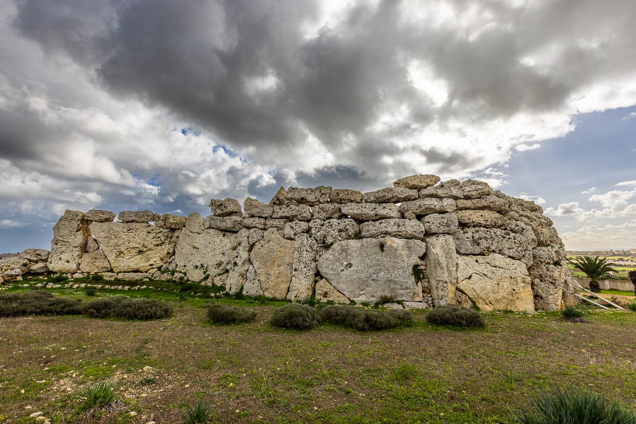 Algunos megalitos de los templos de Ġgantija, en la isla de Gozo, miden más de cinco metros y pesan 50 toneladas / © Foto: Georg Berg